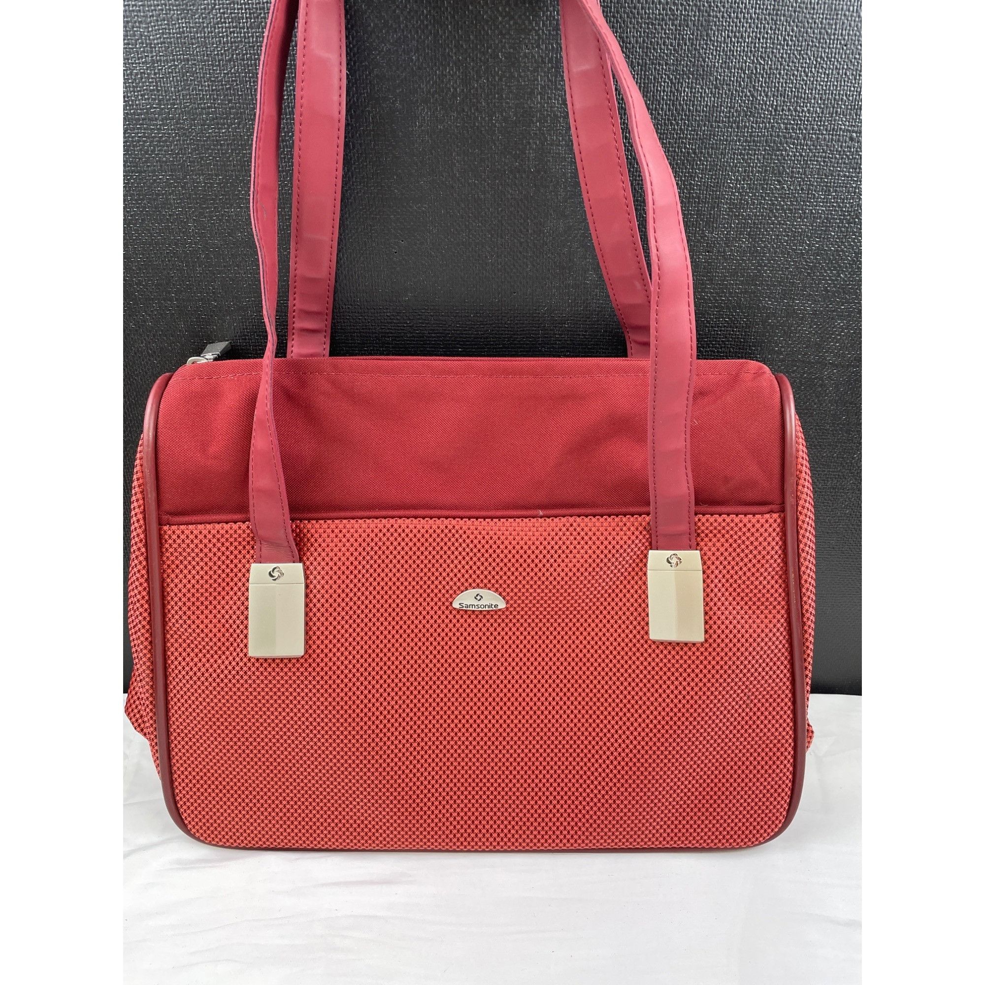 Samsonite Samsonite Overnight Red carry on travel Tote Red Shoulder Ba Size ONE SIZE - 1 Thumbnail