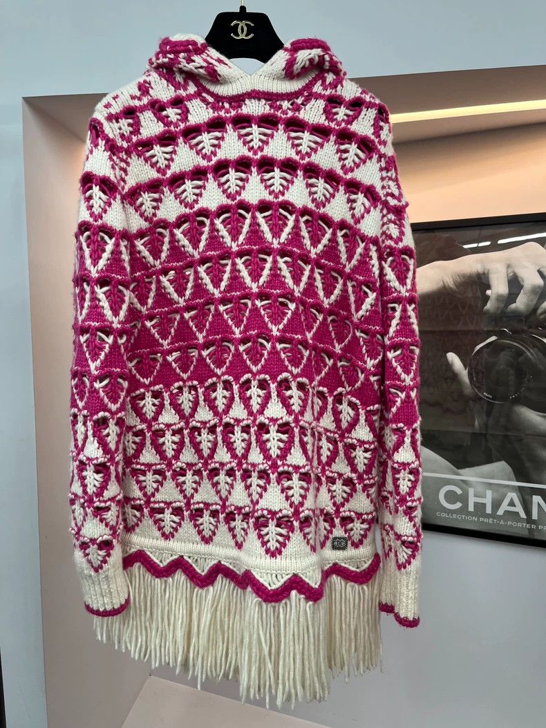 Chanel Chanel 21K pink and white tassel cashmere sweater Size XS / US 0-2 / IT 36-38 - 1 Thumbnail