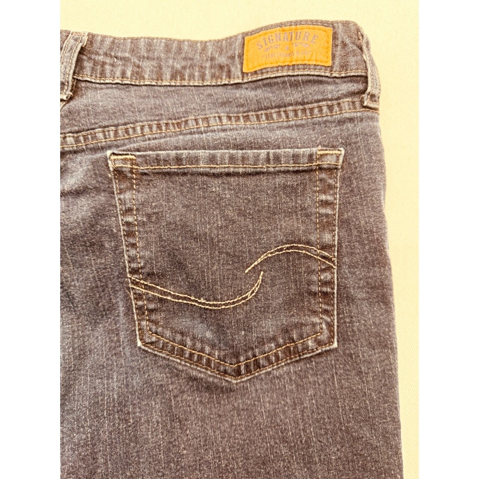 Levi's VINTAGE Levis Signature Womens 12 M Medium Low Rise Boot Cut Jeans Misses Denim 3011 Size 34" / US 12 / IT 48 - 6 Thumbnail