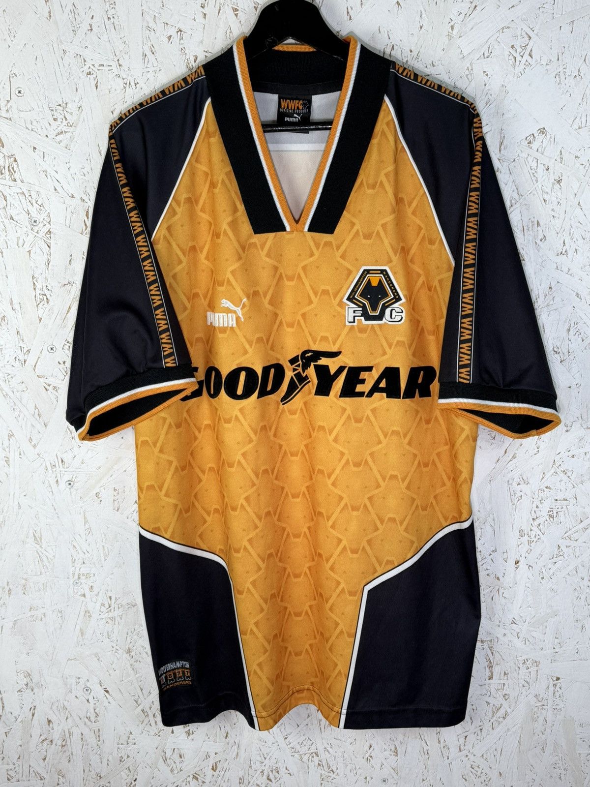 Puma 90s Wolverhampton Wanderers 1996/98 Home Kit Soccer Jersey Size US L / EU 52-54 / 3 - 1 Thumbnail