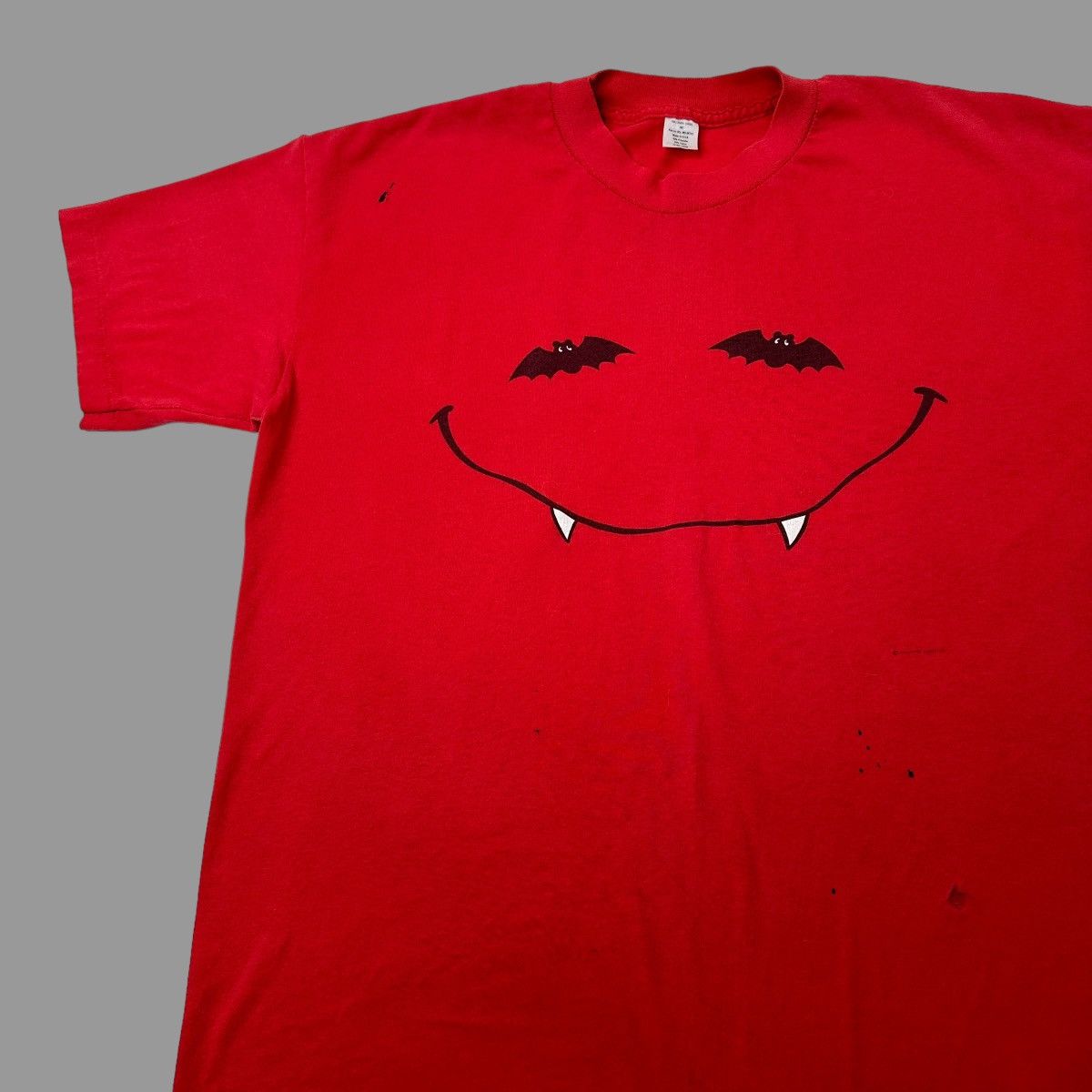 Vintage Vintage 1990s smiley face vampire tshirt Size US L / EU 52-54 / 3 - 2 Thumbnail