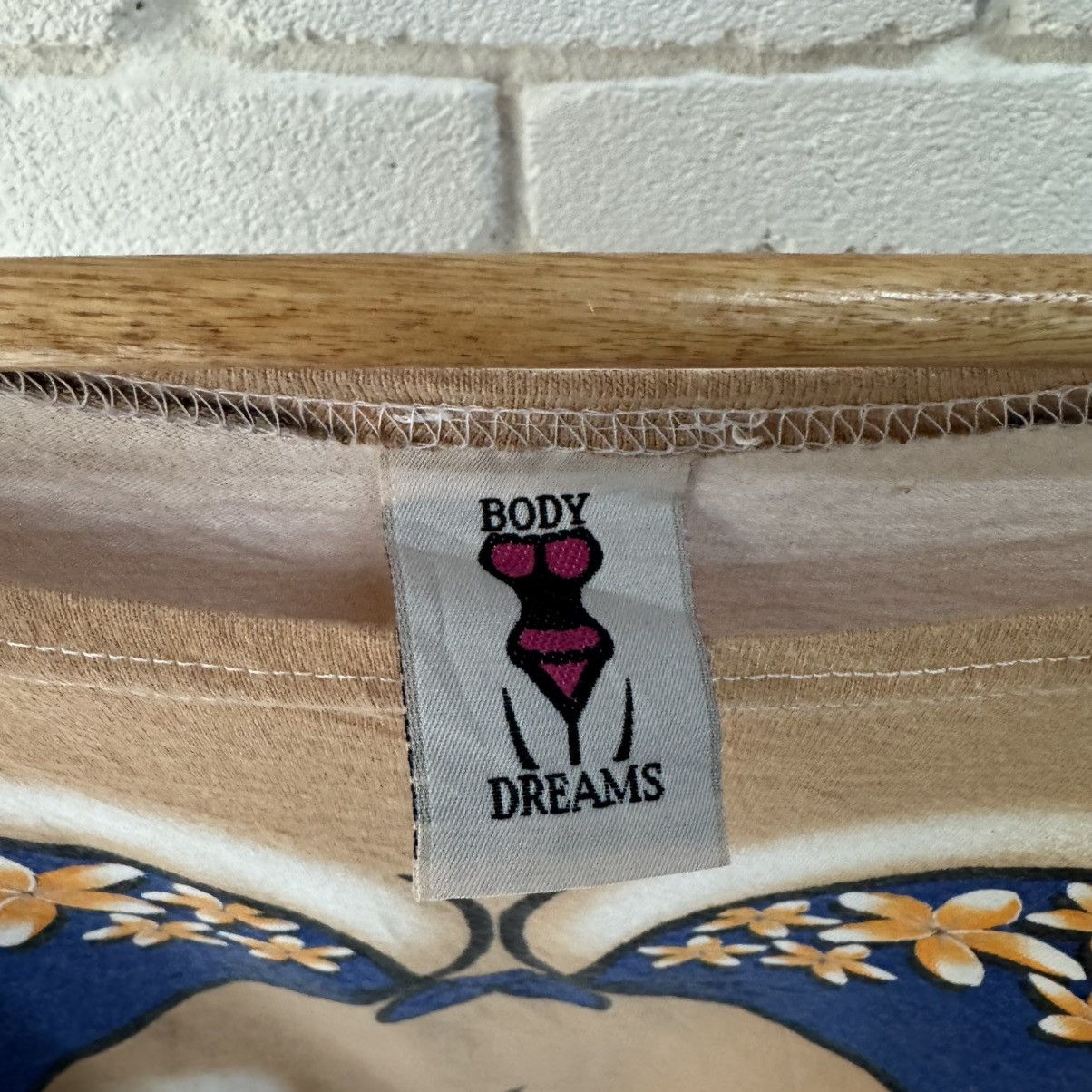 Vintage Vintage Bikini Tee Size US XL / EU 56 / 4 - 5 Thumbnail