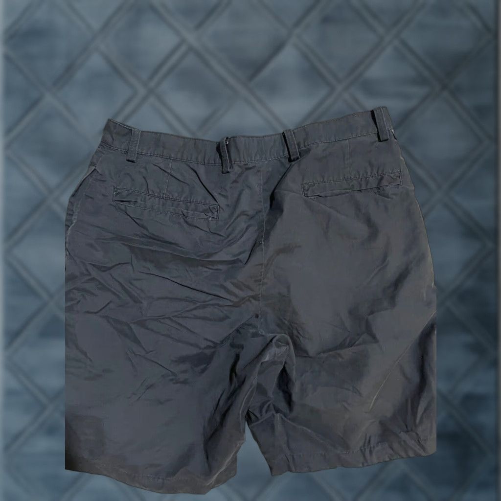 Dockers VINTAGE DOCKERS Recode Shorts Mens 38 Black Pleated Weathered Short Canvas Chin o Regular Rise High 9in Belt Loops Pockets Z ip Fly Casual 38 Mens Size US 38 / EU 54 - 1 Thumbnail