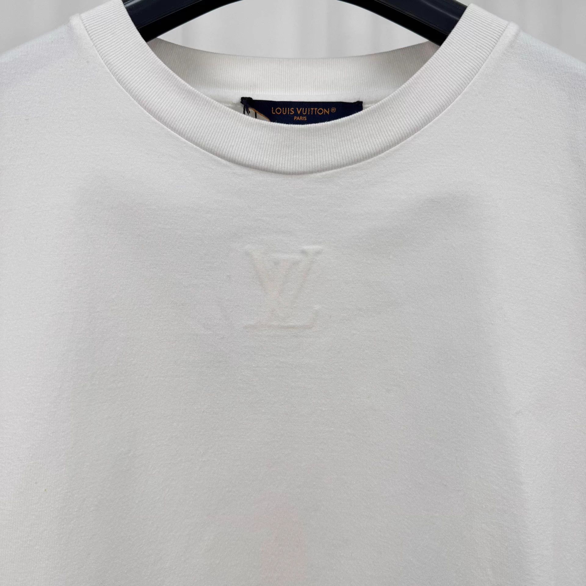 Louis Vuitton LV 24SS Embossed Logo Short Sleeve S 99 New Size US S / EU 44-46 / 1 - 3 Thumbnail
