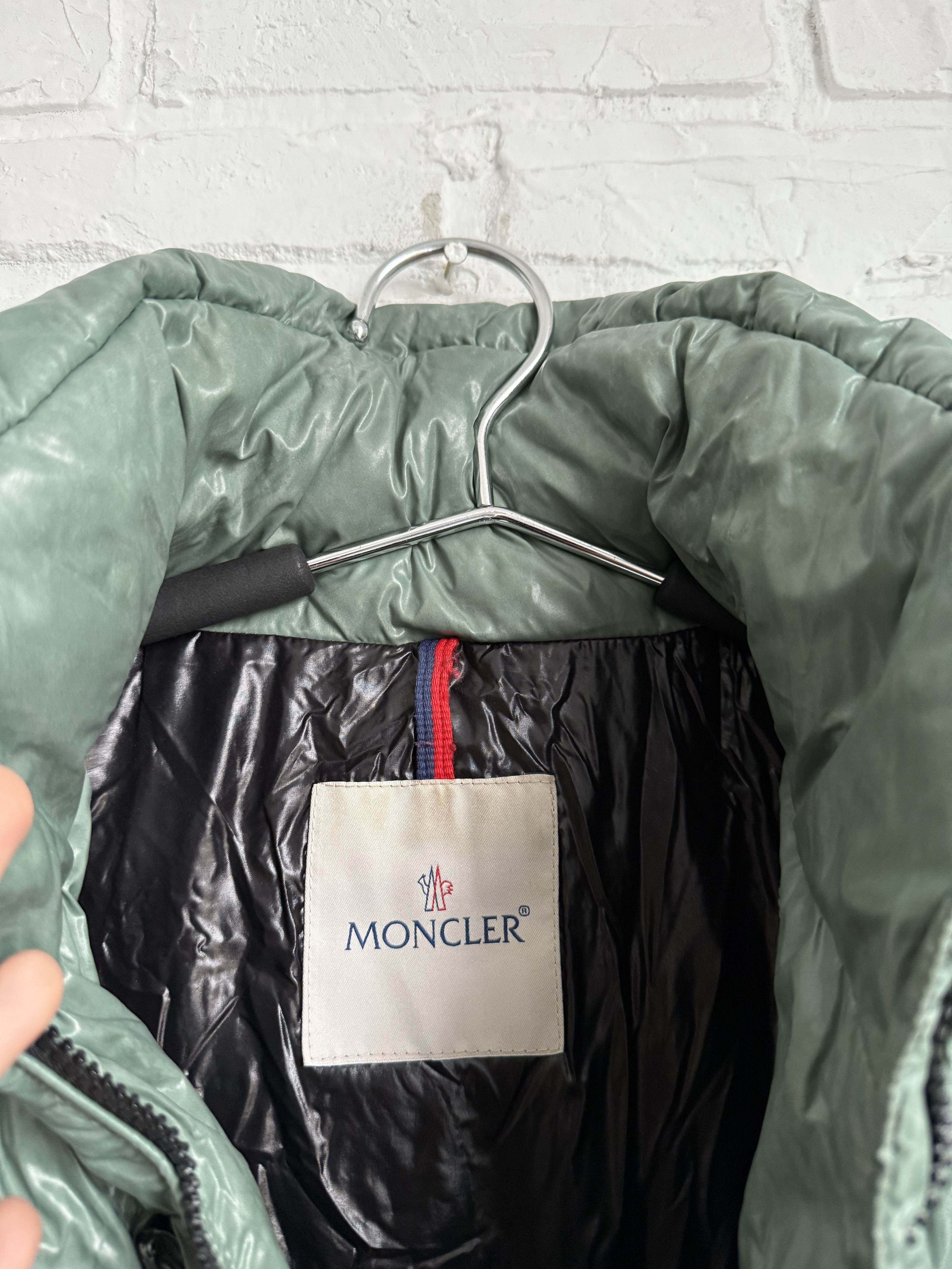 Moncler Moncler sage green puffer down jacket Size M / US 6-8 / IT 42-44 - 2 Thumbnail