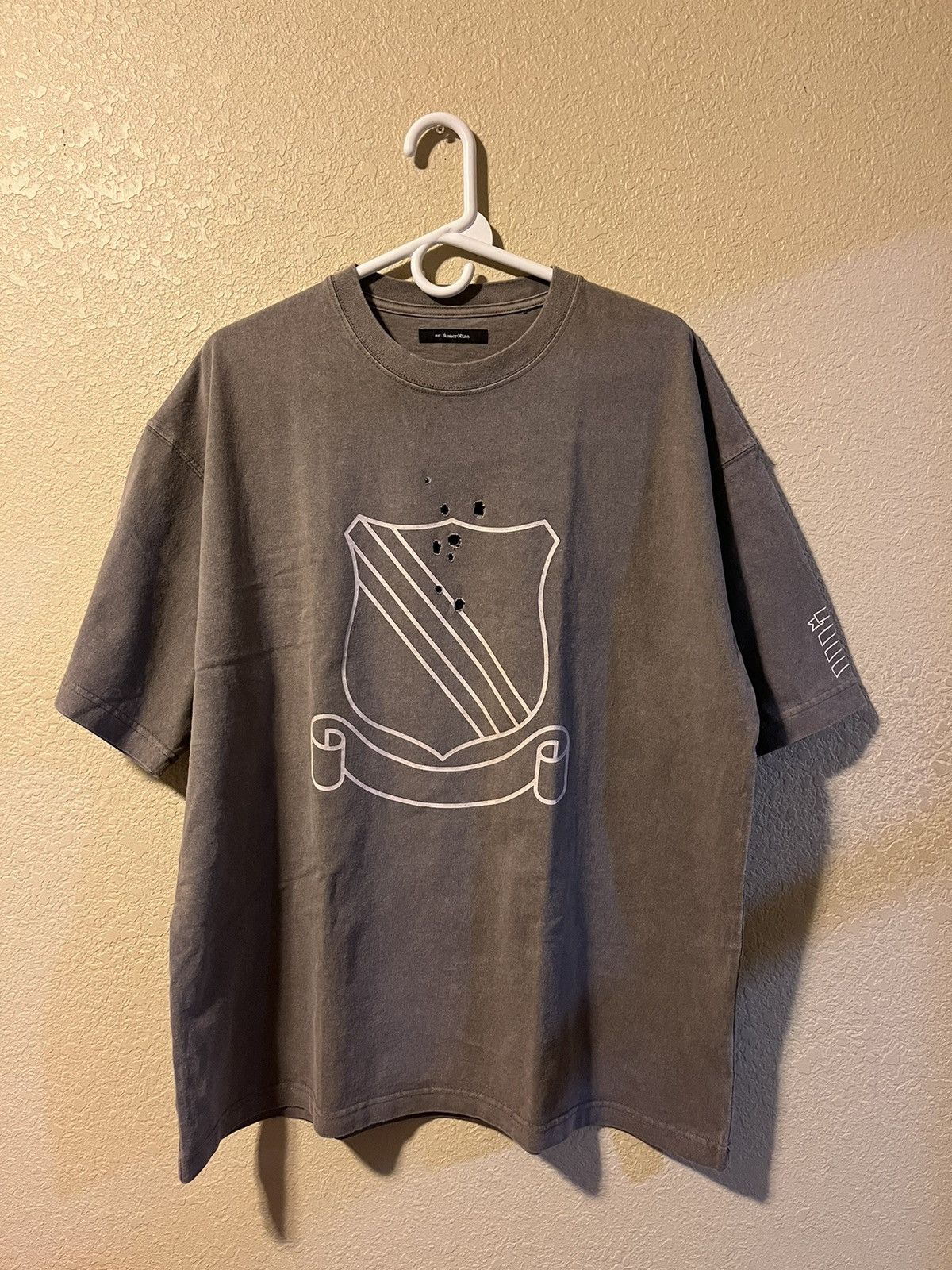 ナンバーナイン aw01 tシャツ Number (N)ine AW01 'STANDARDS' Shield T-Shirt (REPRINT) | Grailed