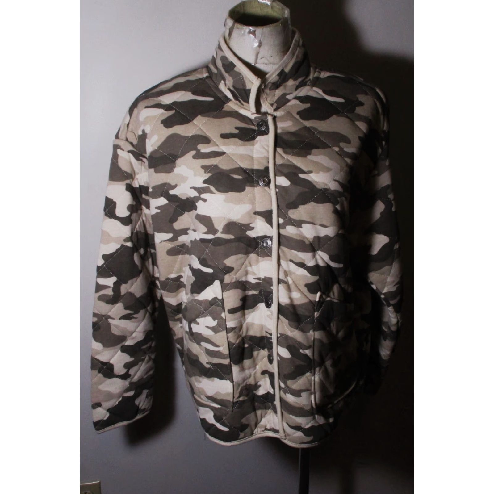 Vintage KENSIE Women's Jacket Camo Quilted Snap Button Beige Green Size L NWT Size L / US 10 / IT 46 - 2 Thumbnail