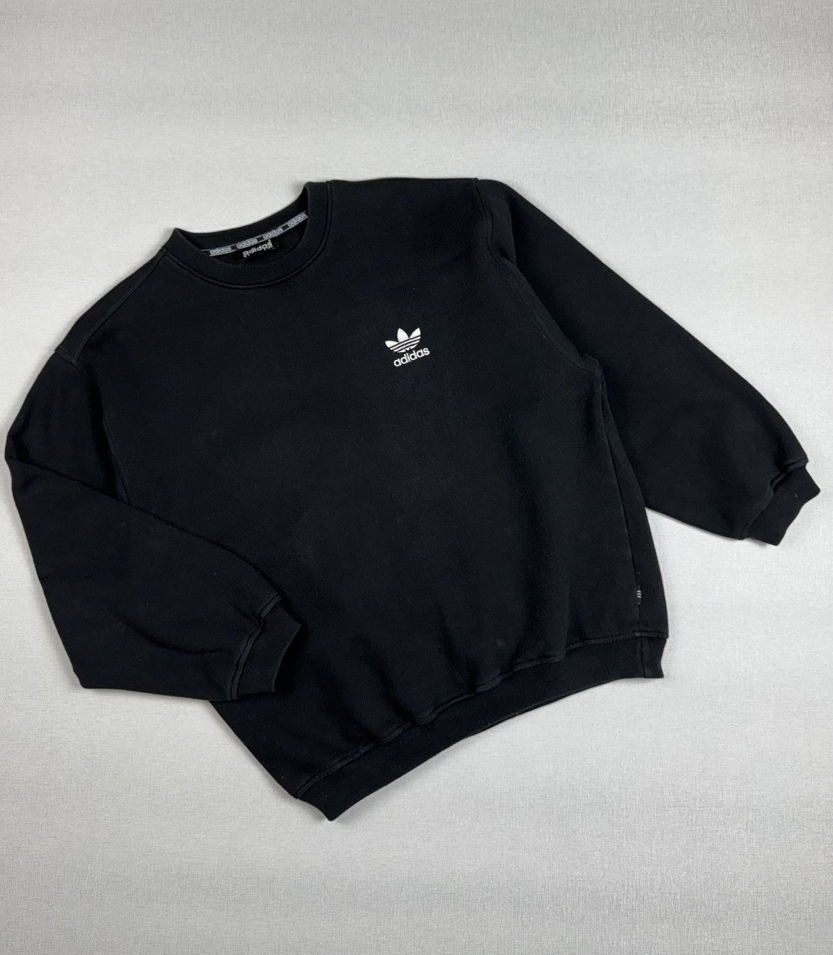 Adidas × Vintage Men’s Vintage 90’ Adidas Oversized Sweatshirt size L Size US L / EU 52-54 / 3 - 1 Thumbnail