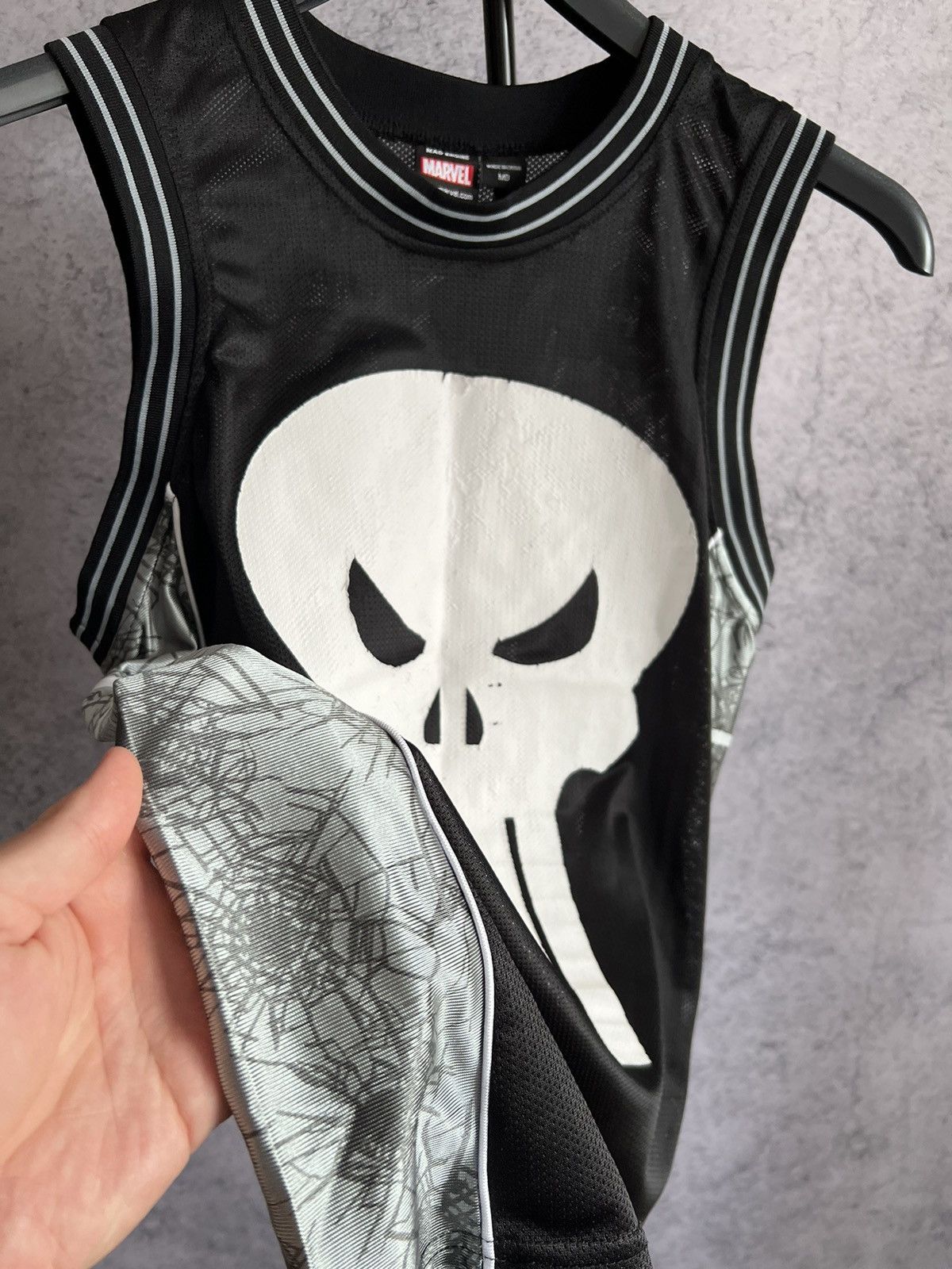 Marvel Comics Crazy Y2K 2012 Marvel Comics Skulls Sleeveless Tee Tank Top Size US M / EU 48-50 / 2 - 10 Thumbnail