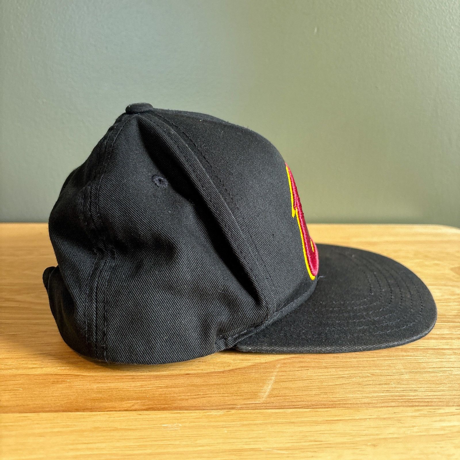 Adidas × NBA Adidas Cleveland Cavaliers NBA Basketball Youth SnapBack Hat Size ONE SIZE - 3 Thumbnail