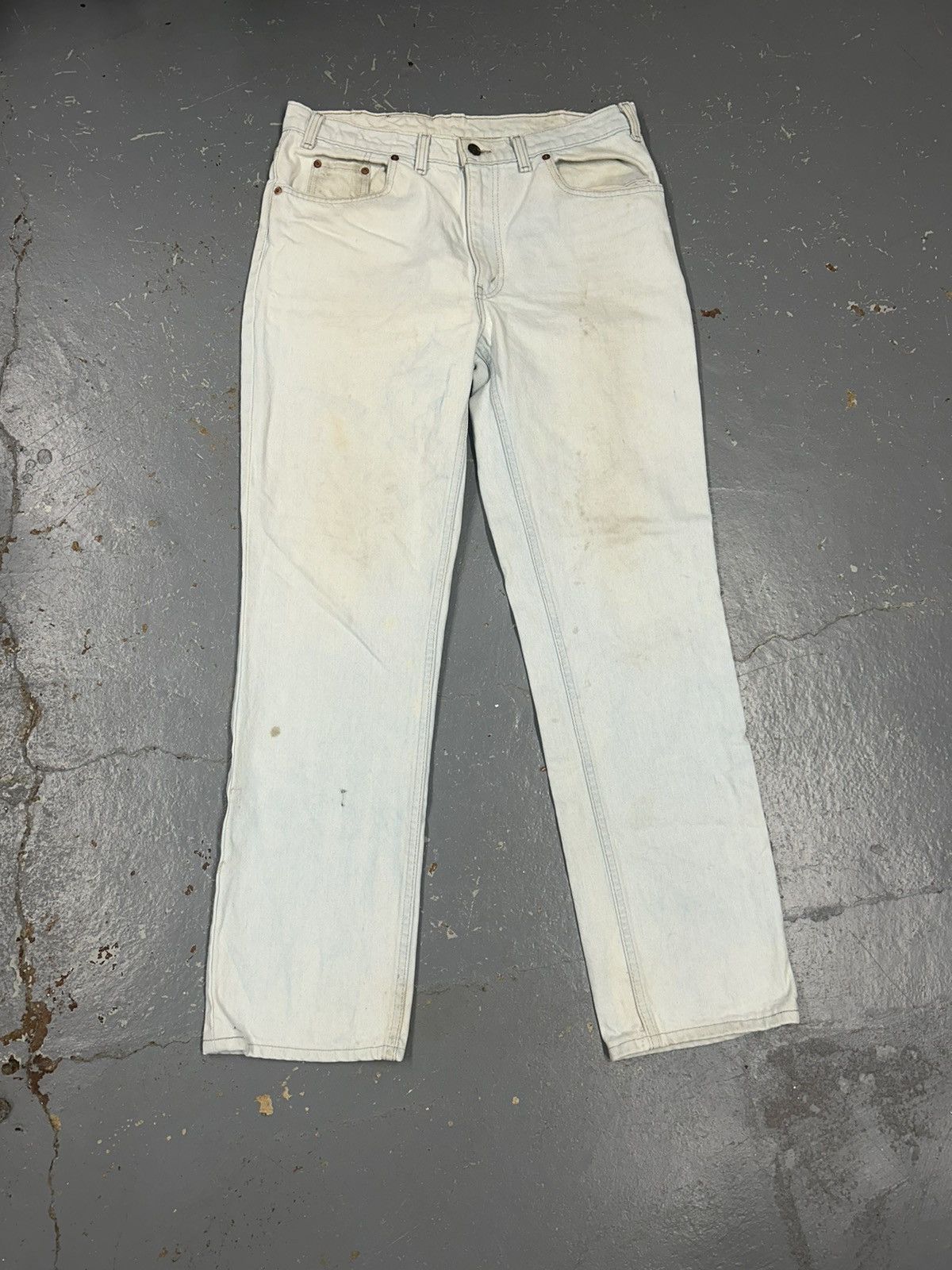 Levi's × Vintage Crazy Vintage 90s Distressed Levis 516 Lightwash Jeans Size US 32 / EU 48 - 1 Thumbnail
