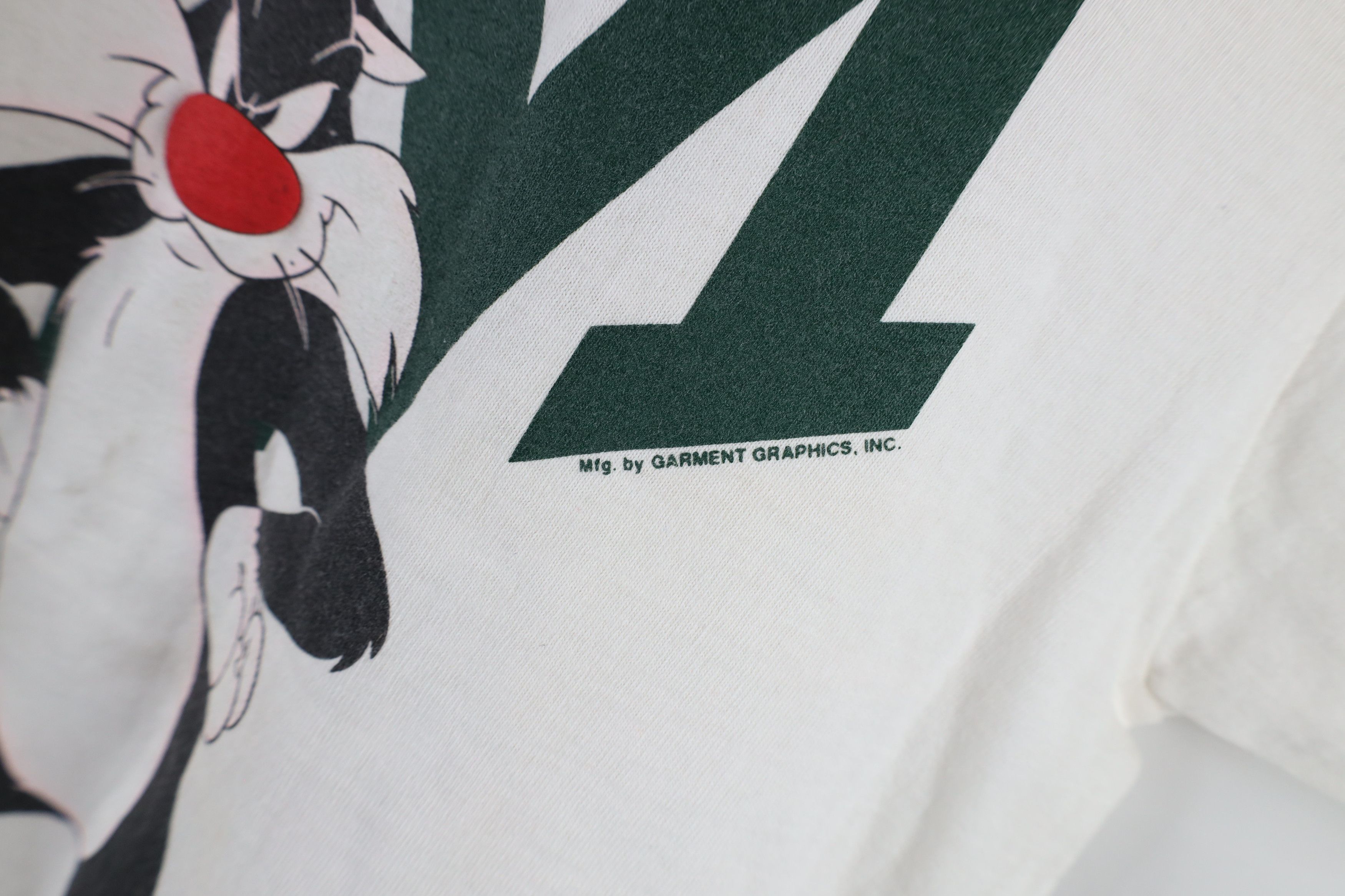 Vintage Vintage 90s Looney Tunes University of Miami T-Shirt USA Size US M / EU 48-50 / 2 - 7 Thumbnail