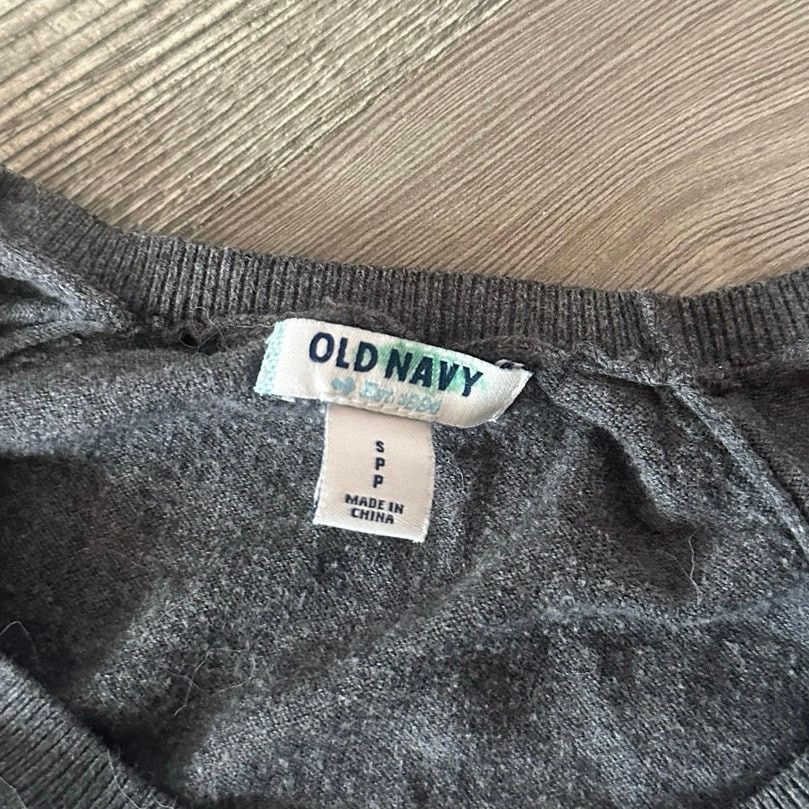 Old Navy old navy grey sequin long sleeve knit shirt Size S / US 4 / IT 40 - 3 Thumbnail