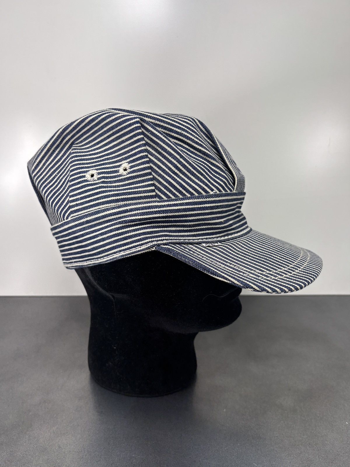 Levi's Vintage Levi's White Tab Hat Vintage Hickory Stripe Denim US Size ONE SIZE - 16 Thumbnail