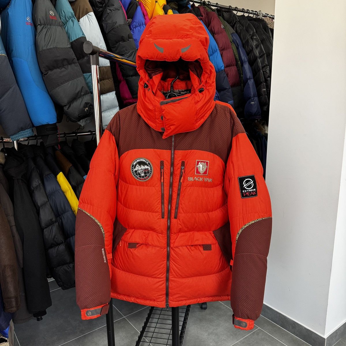 BLACKYAK Black Yak Himalayan Extreme Peak Expedition Down Parka Size US L / EU 52-54 / 3 - 2 Thumbnail