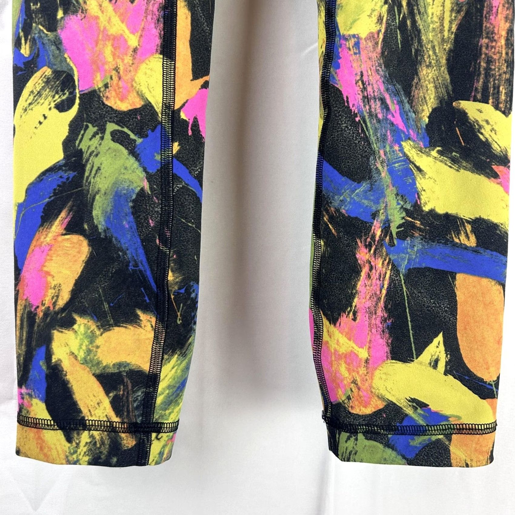 Lululemon Lululemon Leggings Womens 0 High Rise Abstract Print Yoga Athletic Gym Pants Multicolor Geometric Pattern Stretch Elastic Waist Reflective Logo Size 25" / US 0 / IT 36 - 4 Thumbnail