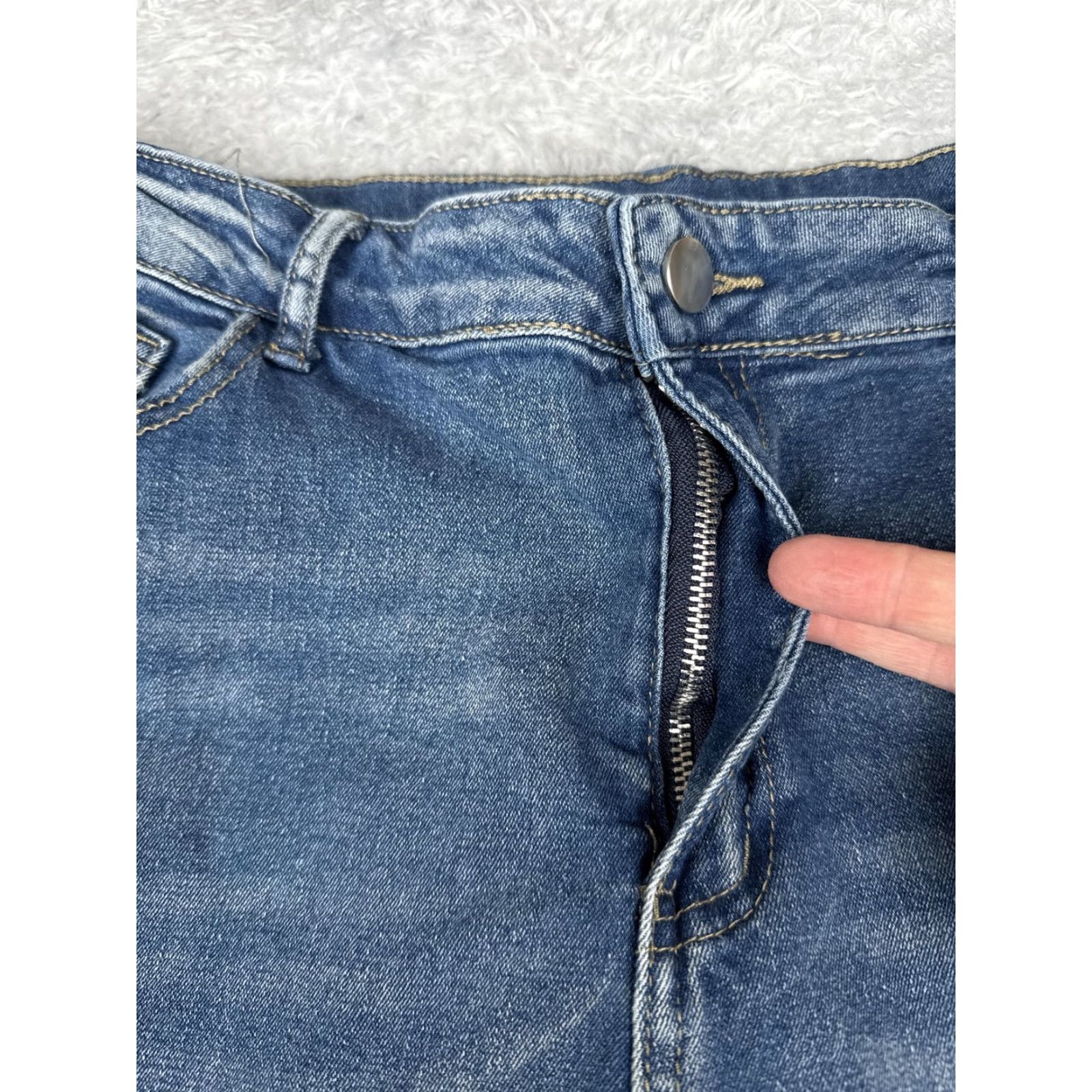 Vintage Blue Jeans Womens 28x30 Straight Leg High Rise Denim Medium Wash Classic Fit Size 28" / US 6 / IT 42 - 5 Thumbnail