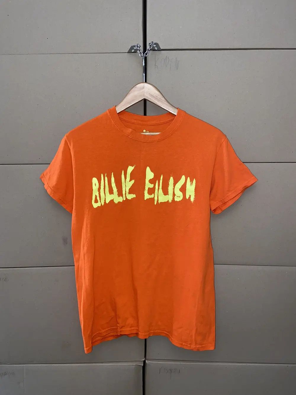 Billie Eilish VINTAGE BILLIE EILISH T SHIRT TEE Y2K POP MUSIC STREETWEAR Size US S / EU 44-46 / 1 - 1 Thumbnail