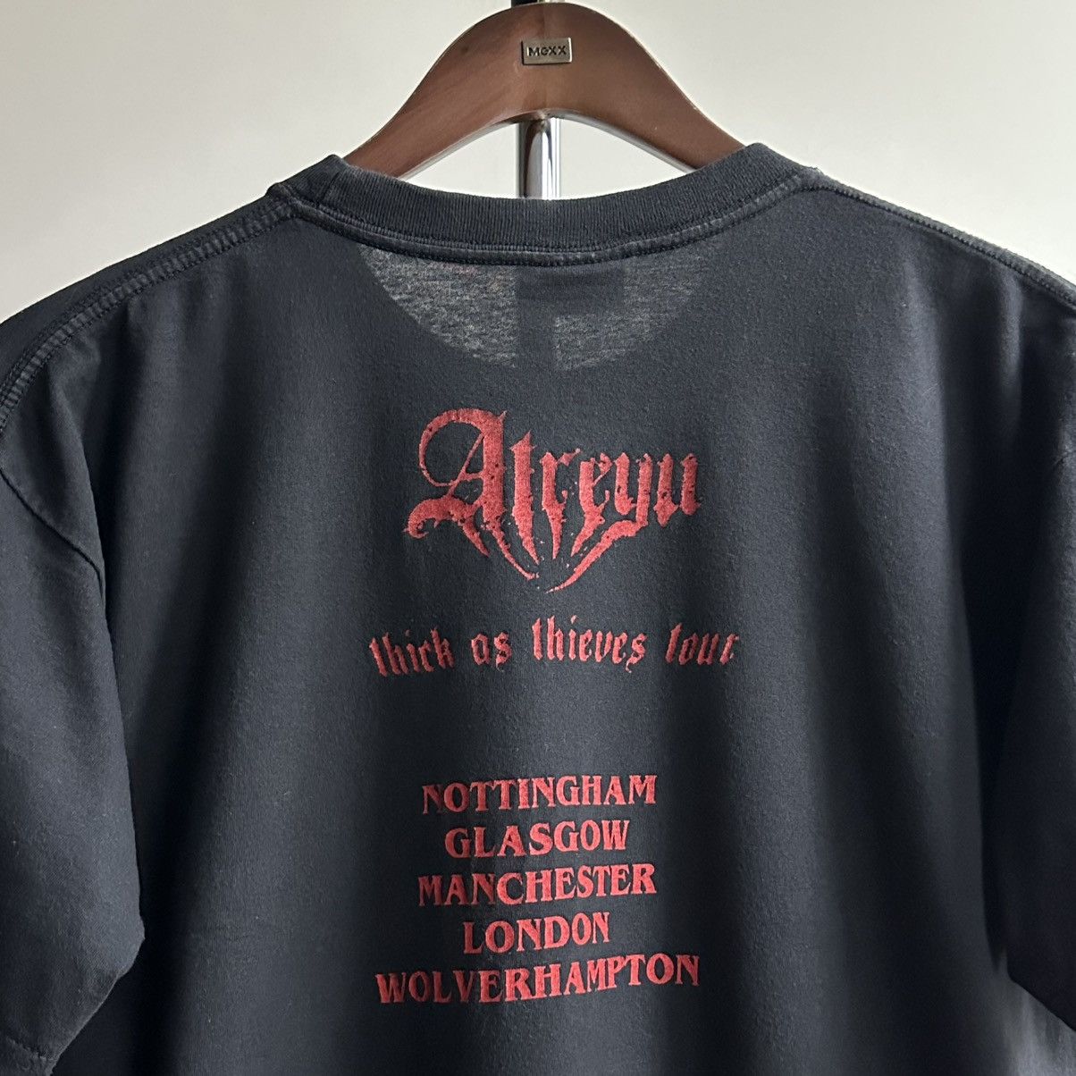 Band Tees Vintage 2000s Atreyu Thick as Thieves Tour Band Tee Size US M / EU 48-50 / 2 - 5 Thumbnail