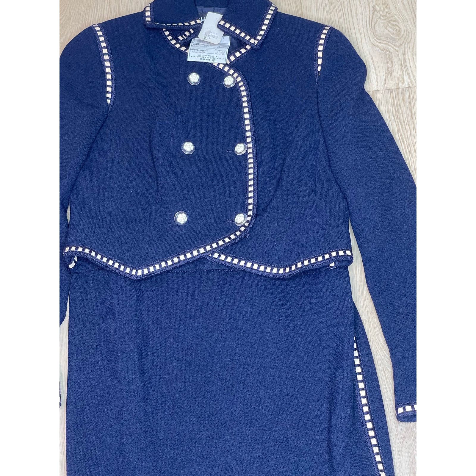 Chanel Chanel Vintage 1992 Spring Collection Tweed Suit Size 36 Size XS / US 0-2 / IT 36-38 - 2 Thumbnail