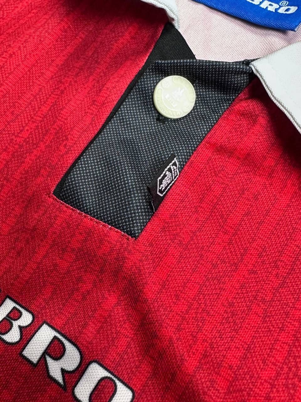 Umbro Vintage Umbro 1996-98 Manchester United Home Jersey XL Size US M / EU 48-50 / 2 - 8 Thumbnail