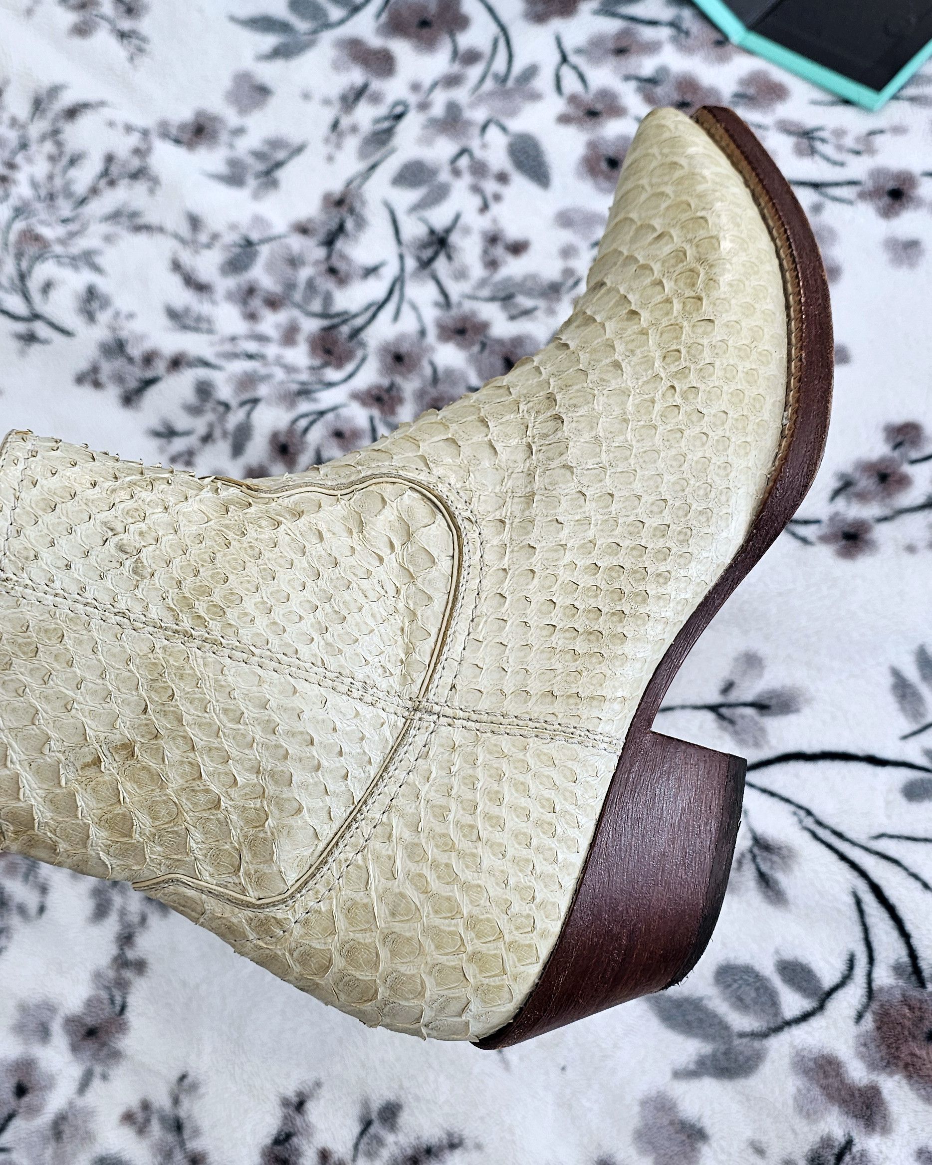 Saint Laurent Paris Lukas Python Boots in Cream Size US 8 / EU 41 - 2 Thumbnail