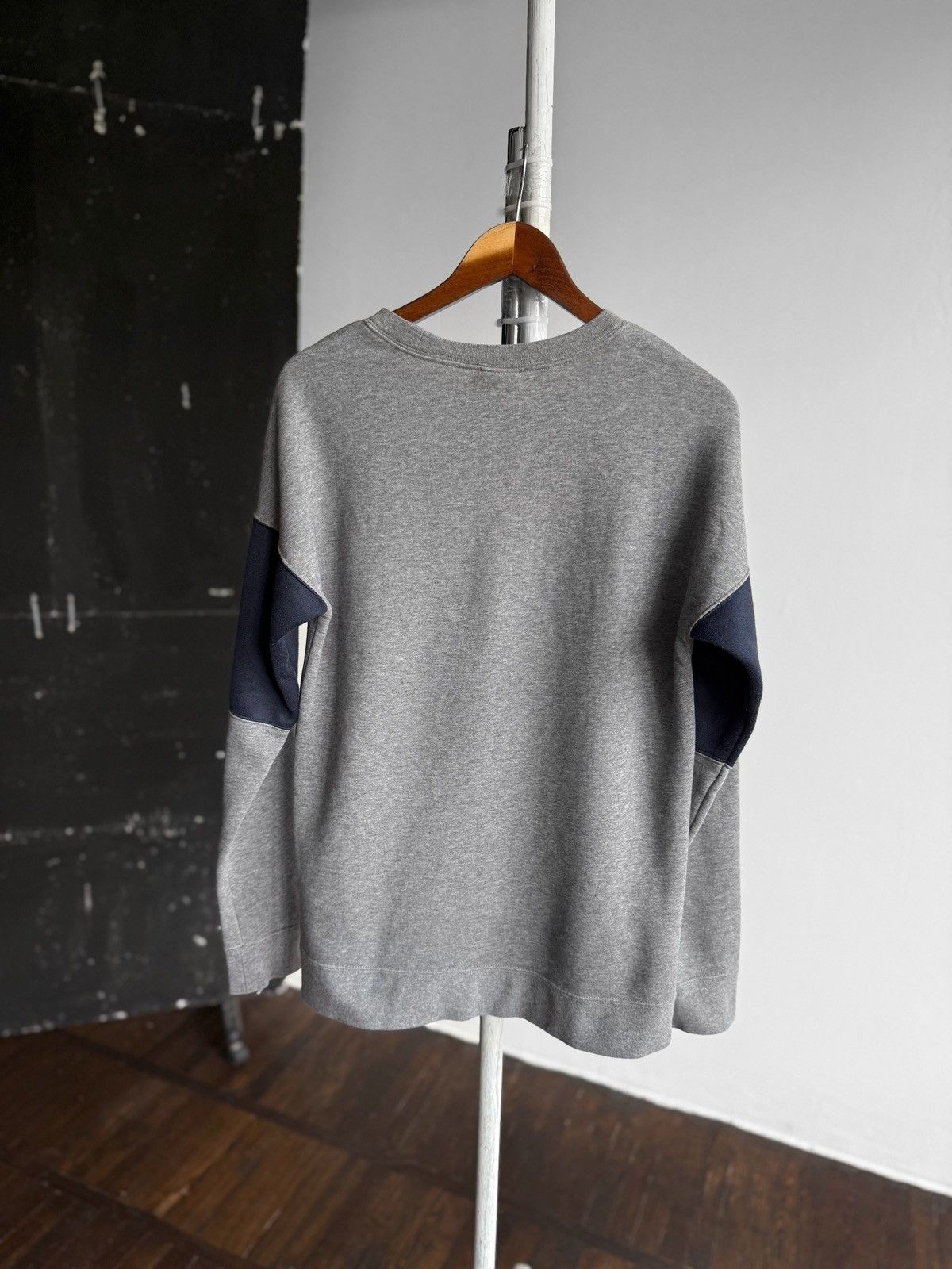 Nike Nike Air Mens Gray Long Sleeve Crew Neck Sweatshirt Size US S / EU 44-46 / 1 - 3 Thumbnail