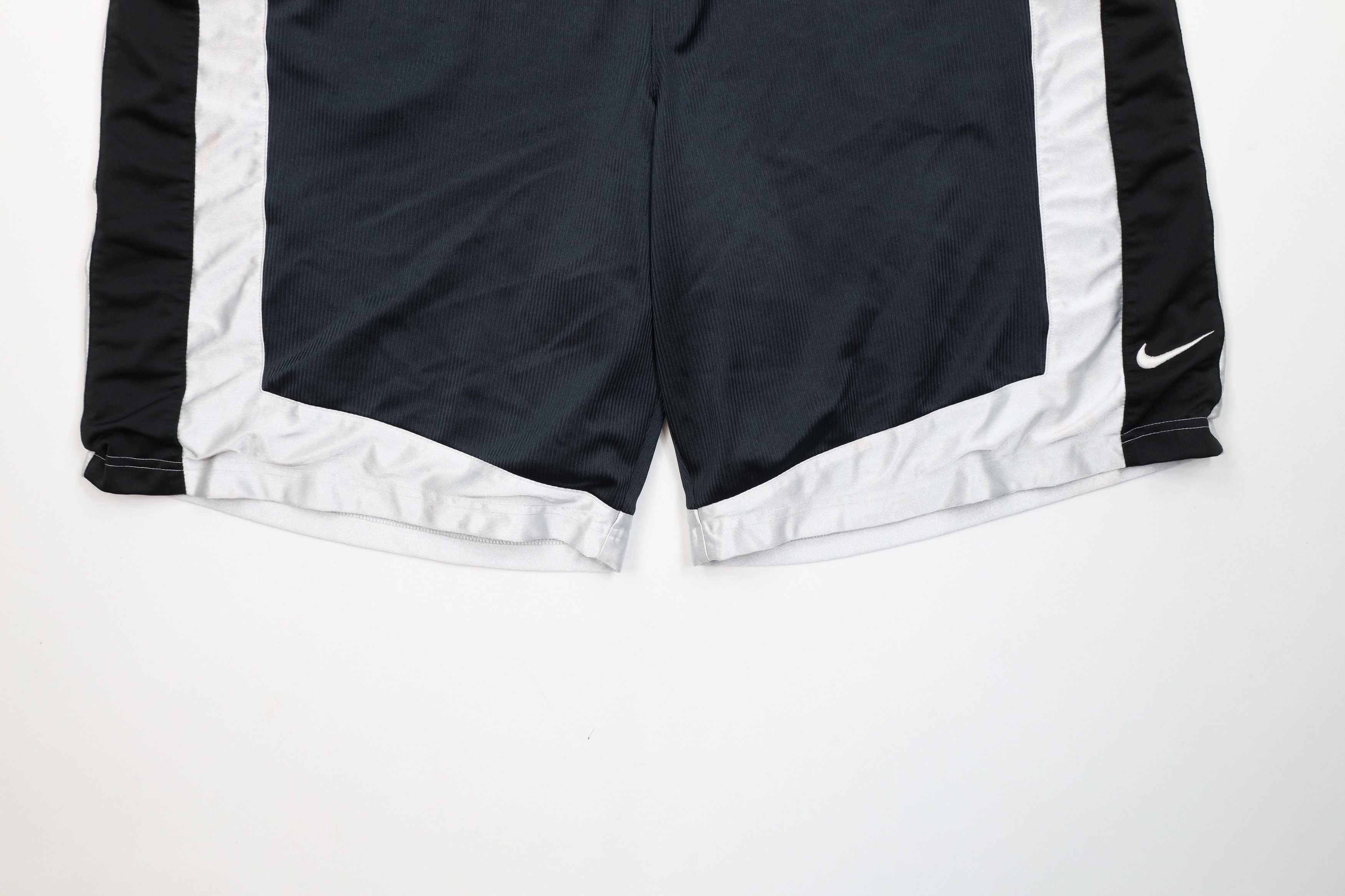 Nike Vintage Nike Mini Swoosh Heavyweight Gym Basketball Shorts Size US 38 / EU 54 - 4 Thumbnail