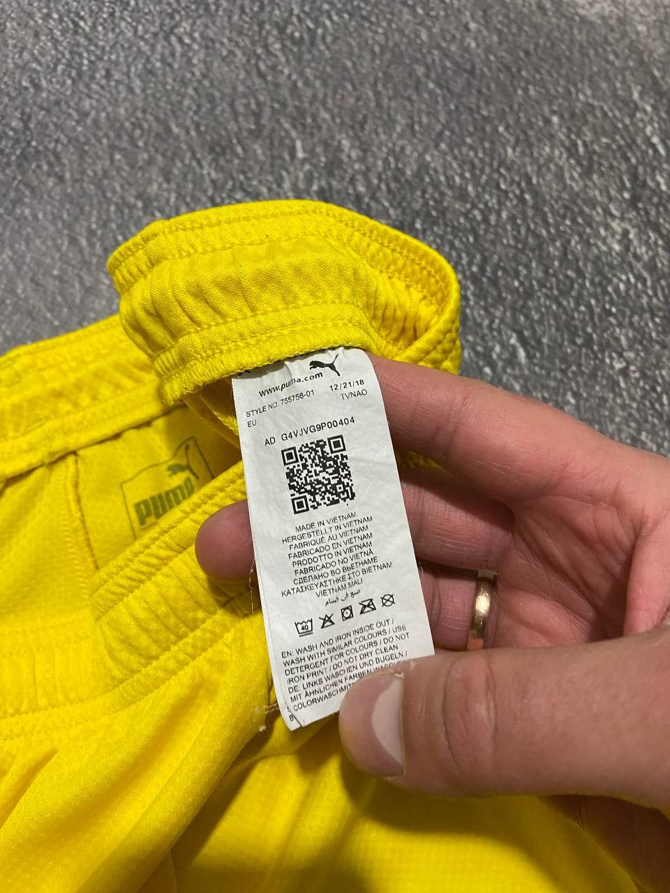 Puma Puma Borussia Dortmund football shorts Size US 32 / EU 48 - 7 Thumbnail