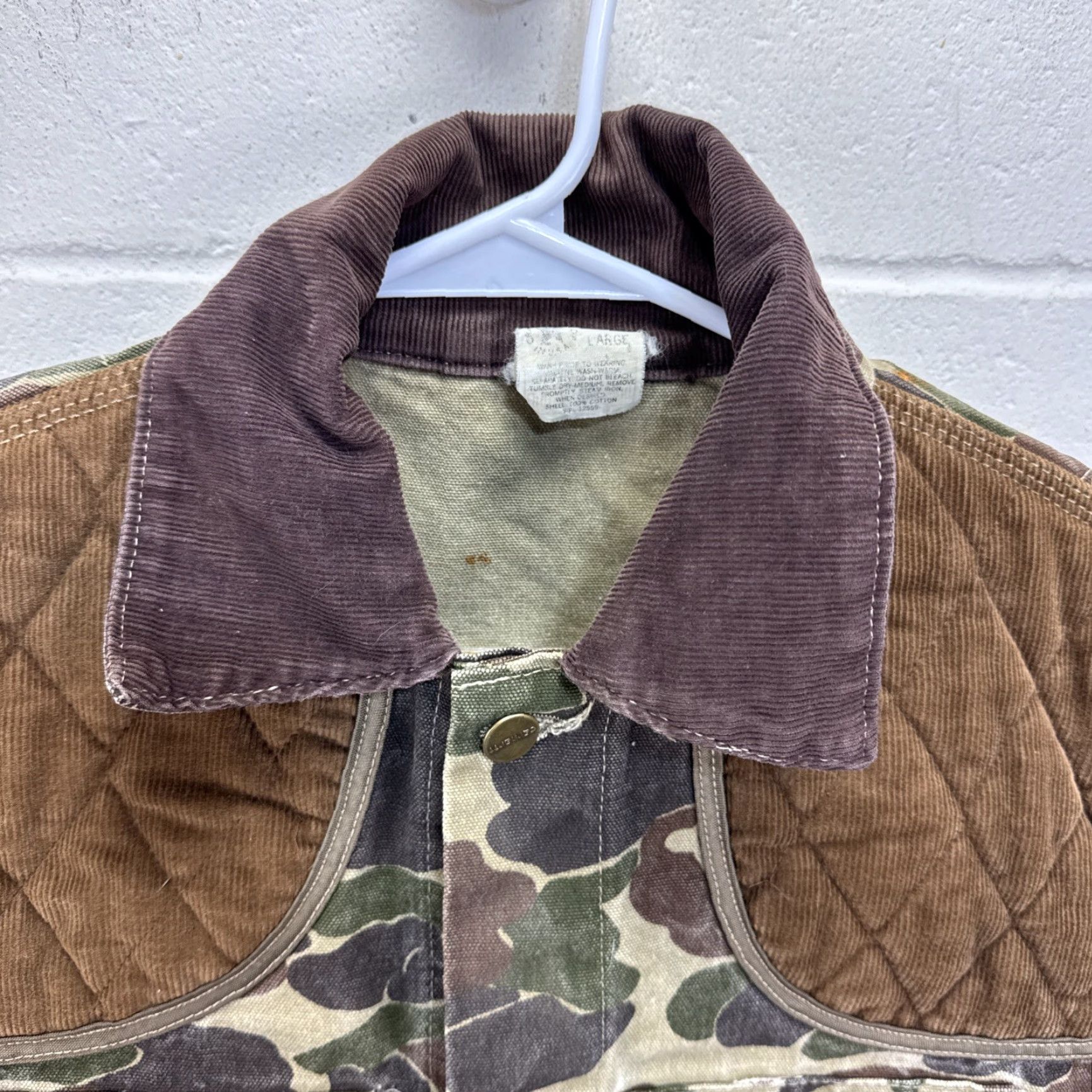 Carhartt VINTAGE Carhartt Camouflage Hunting Coat Jacket CU253 Large Men Jacket Camouflage 80s Hunting USA Size US L / EU 52-54 / 3 - 4 Thumbnail