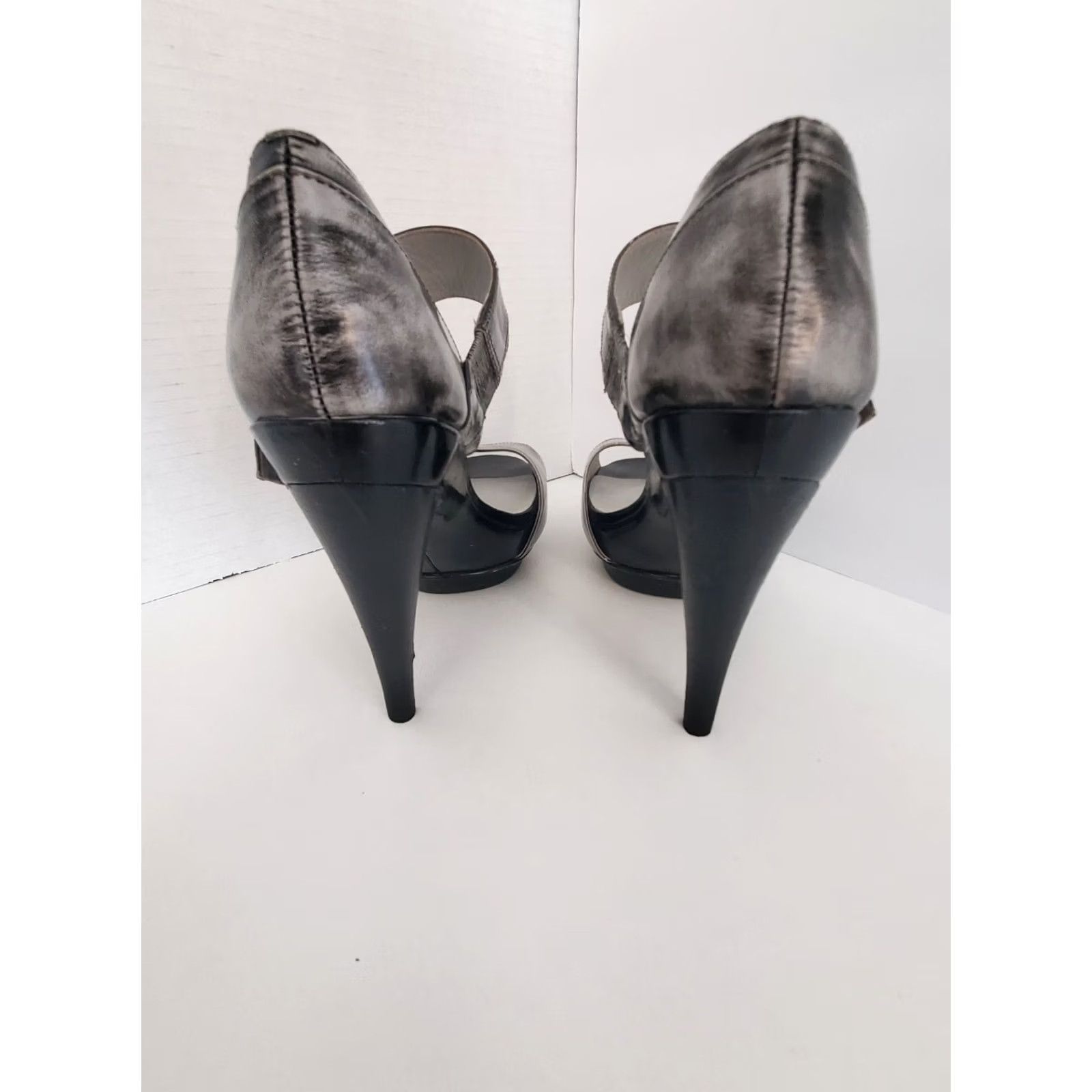 Vintage Max Studio Heels 6.5 Gray Leather Ankle Strap Distressed Denim look Peekaboo toe Size US 7 / IT 37 - 6 Thumbnail
