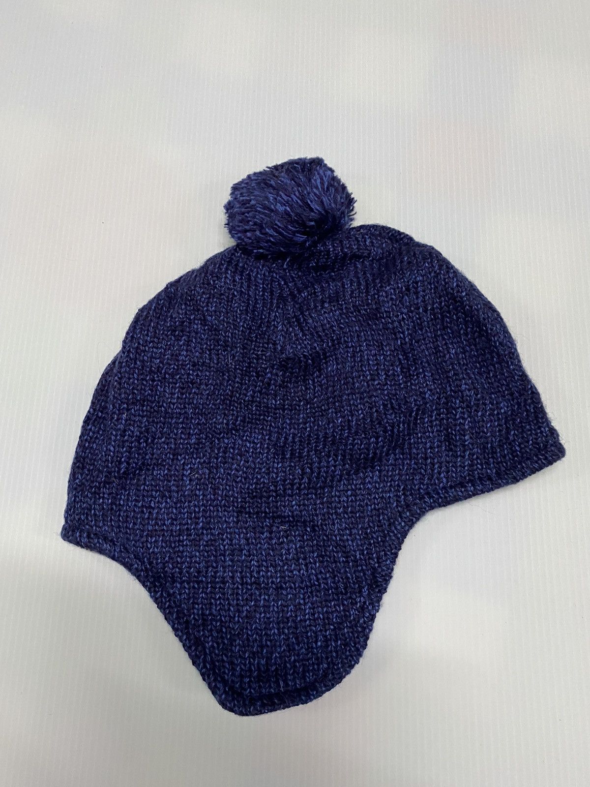 Nike Nike Small Logo Embroidery Earflap Winter Beanie Hat Size ONE SIZE - 3 Thumbnail