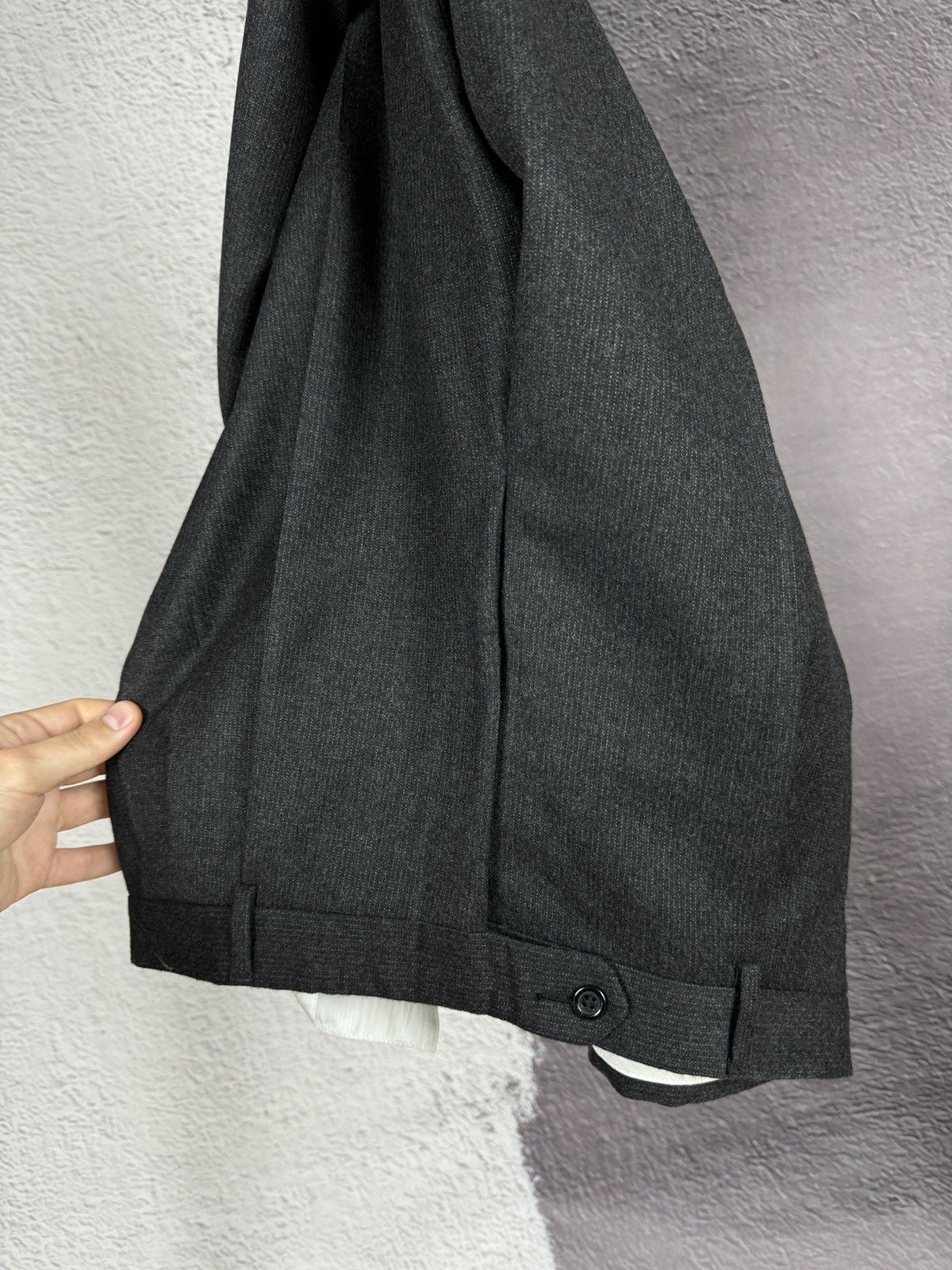 Burberry Burberry’s grey striped 2 pcs pure 110s wool suit 3 button Size 42R - 18 Thumbnail