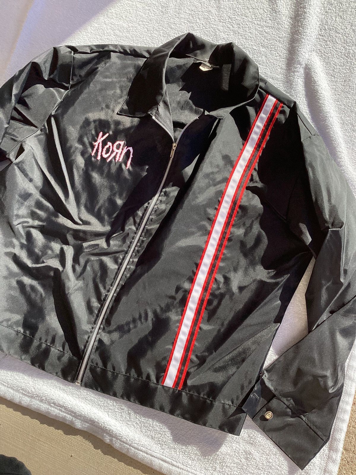 Band Tees Vtg 90s Korn heavy metal zip up XL nylon jacket NWOT cond. Size US XL / EU 56 / 4 - 2 Thumbnail