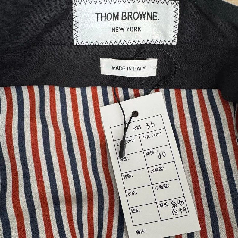 Thom Browne Thom Browne Gray striped pleated skirt 2503-Nextarrow Size 24" / US 00 / IT 34 - 3 Thumbnail