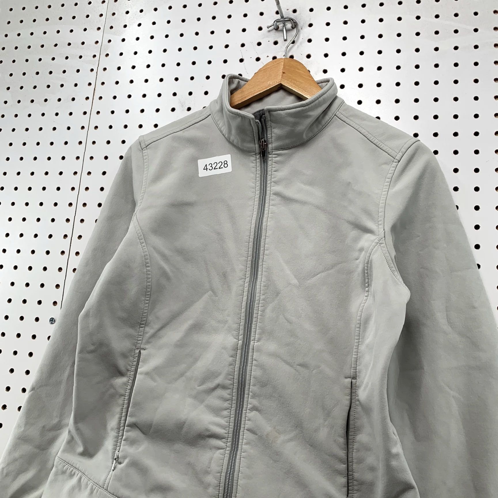 Patagonia Patagonia Jacket Womens M Gray Zip-Up Fleece Lined Outdoor Casual Size M / US 6-8 / IT 42-44 - 2 Thumbnail