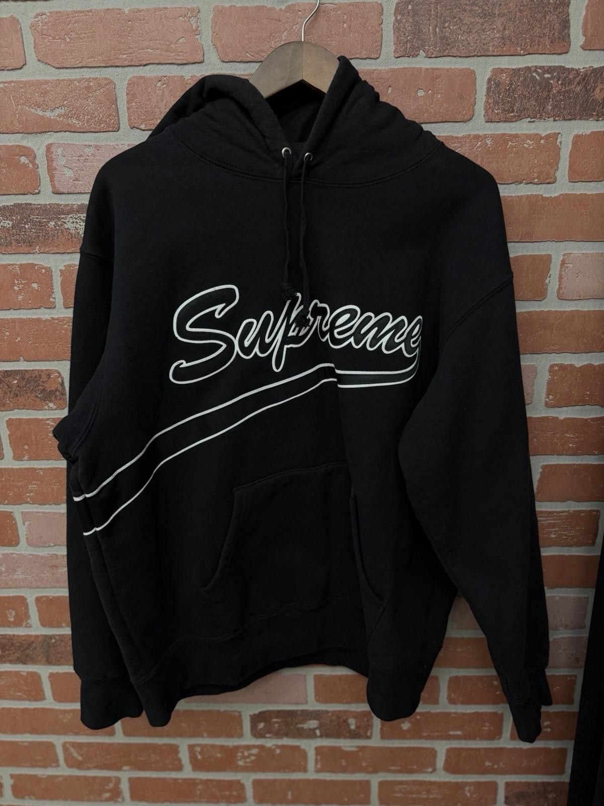 Supreme Supreme Hoodie - Size Medium- Black 100% Authentic Pullover Size US M / EU 48-50 / 2 - 2 Thumbnail