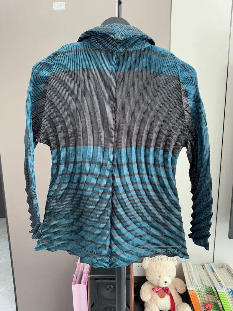 Issey Miyake Issey Miyake Ruffled Skirt in Electric Blue Size M / US 6-8 / IT 42-44 - 2 Thumbnail