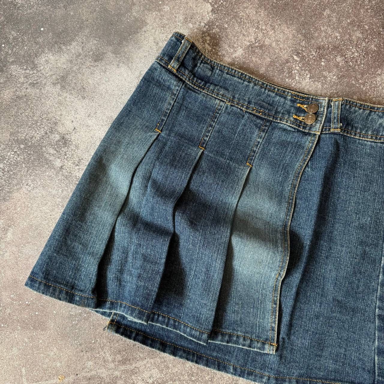 Hysteric Glamour Y2K Super Sexy Vintage Pleated Washed Denim Mini Skirt Size 28" / US 6 / IT 42 - 4 Thumbnail