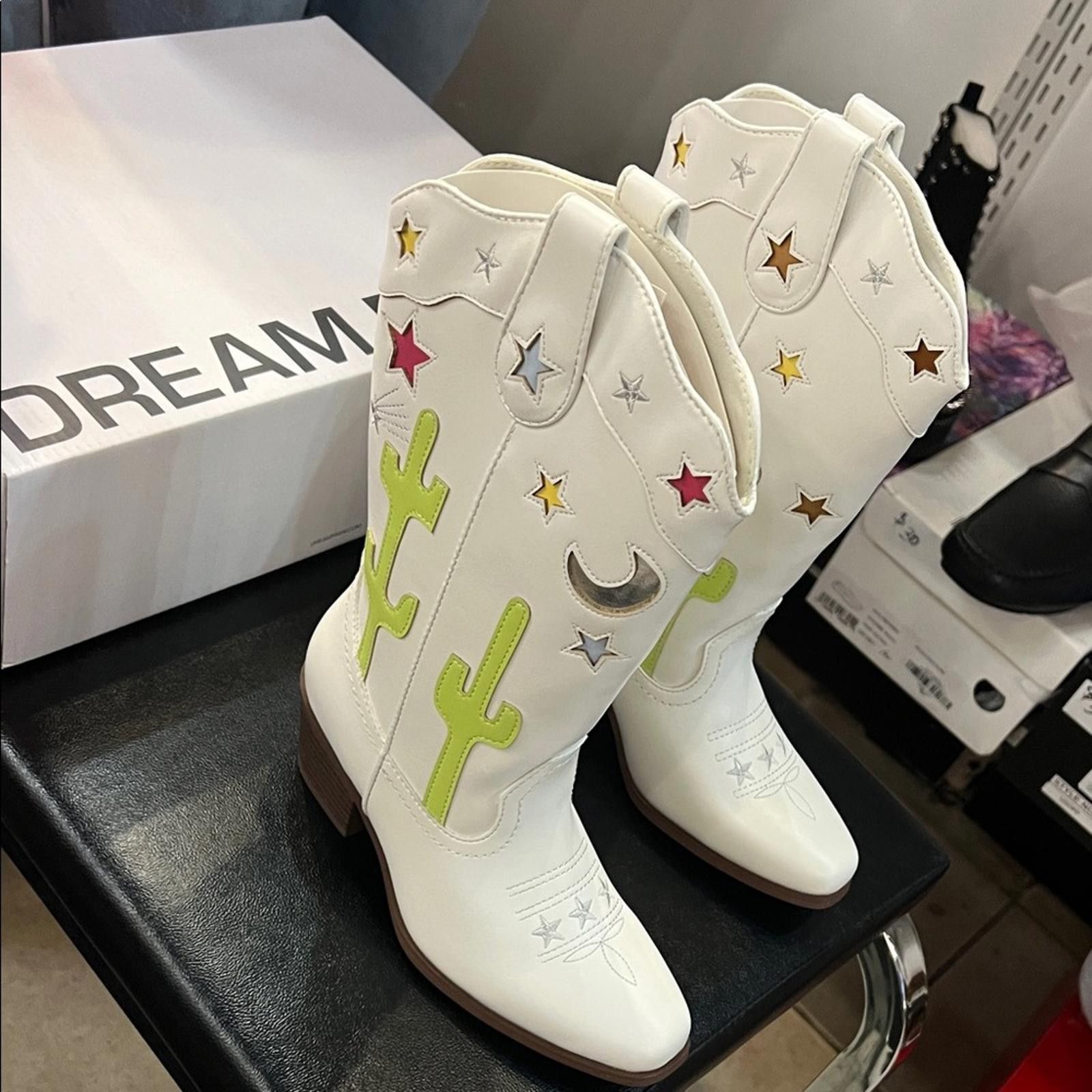 Other Dream Pairs White and Green Heeled Boots Size US 5 / EU 37 - 2 Thumbnail