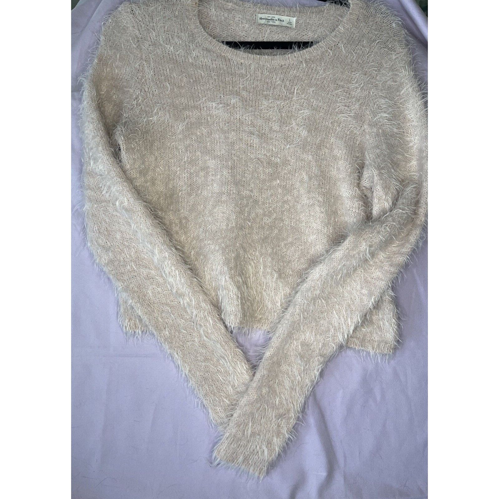 Abercrombie & Fitch Abercrombie & Fitch Women's Fuzzy Furry Cropped Long Sleeve Size L / US 10 / IT 46 - 1 Thumbnail