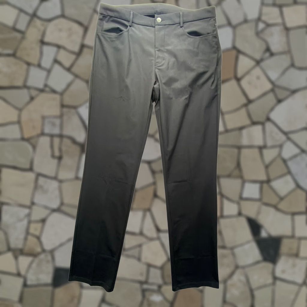 Old Navy VINTAGE Mens Old Navy Active Tech Hybrid Pants Black 4-Way Stretch Straight NWT 36X36 Mens Size US 36 / EU 52 - 1 Thumbnail