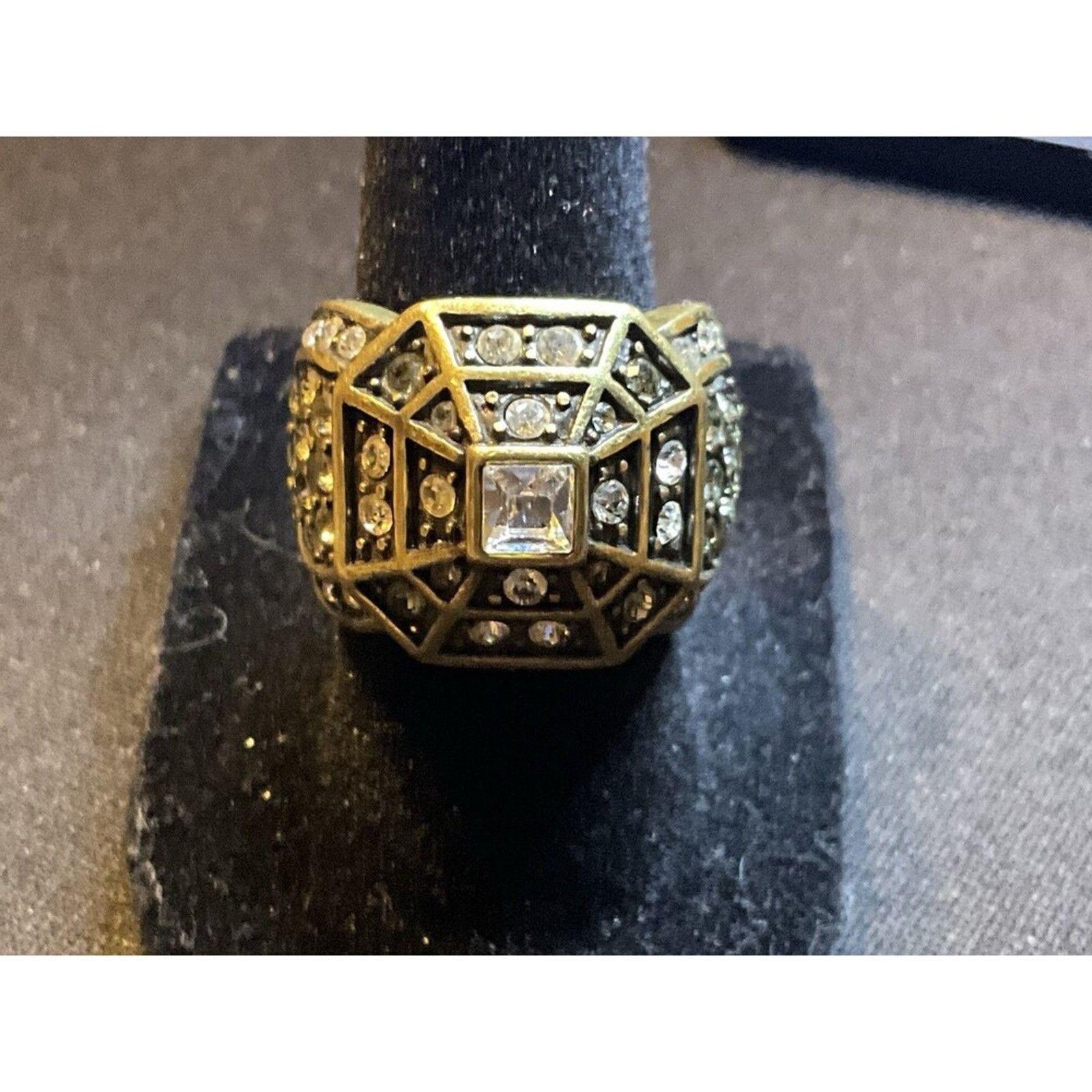 Other Heidi Daus Crystal Rhinestone Accent Sides Ring Size 7 Size ONE SIZE - 1 Thumbnail