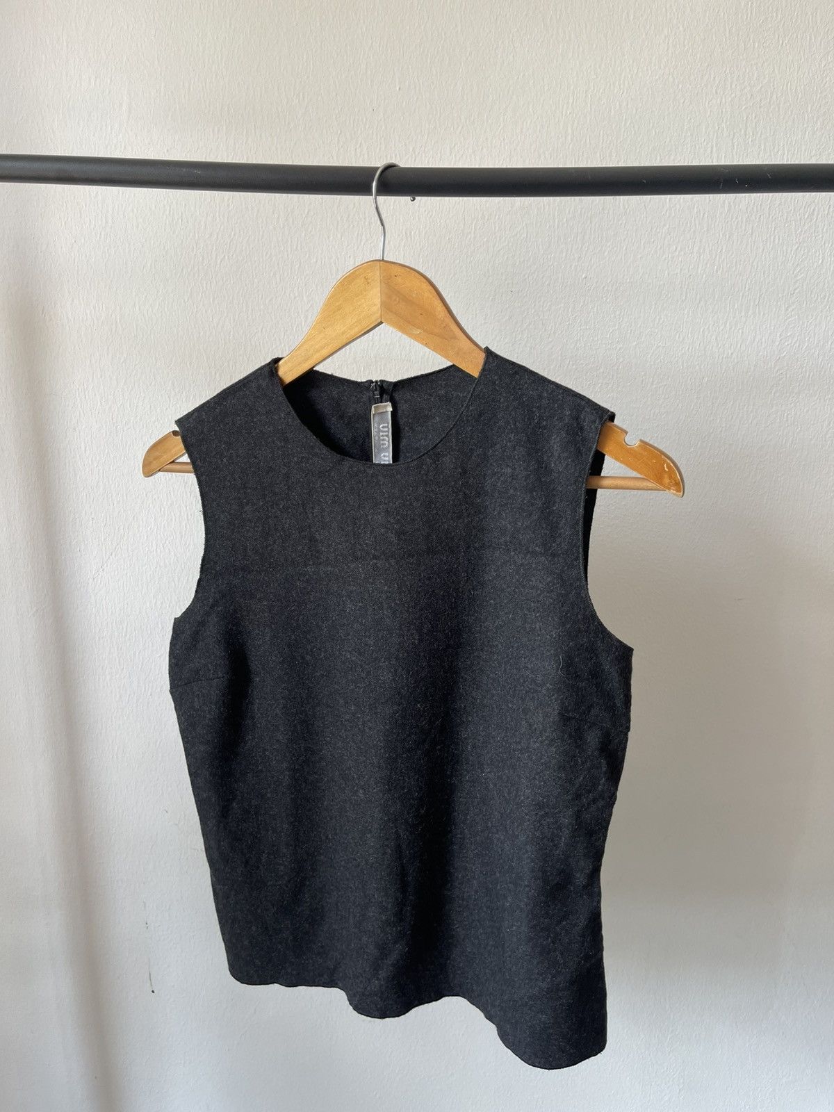 Miu Miu 1999 Miu Miu Wool With Adjustable Back 10 Size XS / US 0-2 / IT 36-38 - 1 Thumbnail