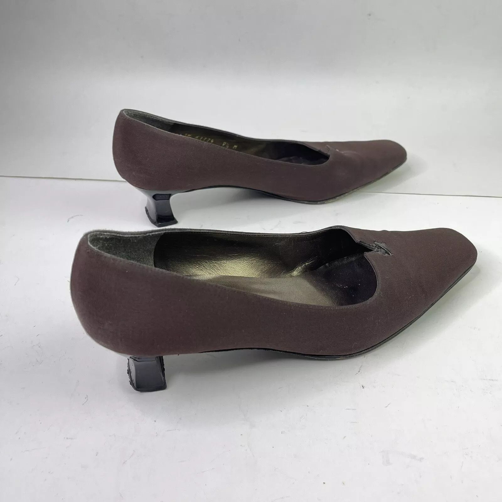 Stuart Weitzman Stuart Weitzman Brown Fabric Pumps Low Black Patent Heels Size US 9.5 / IT 39.5 - 4 Thumbnail