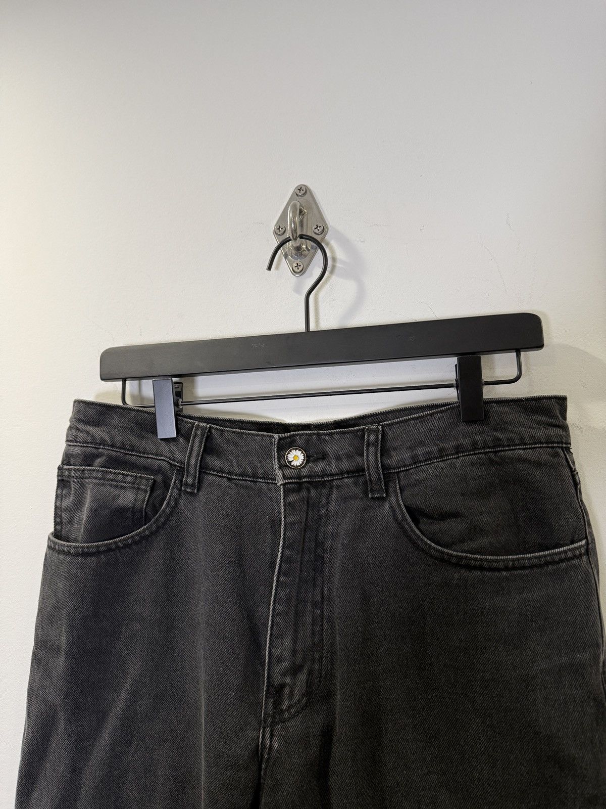 peaceminusone PEACEMINUSONE Daisy Embroidered Black Flared Denim Jeans Size US 30 / EU 46 - 4 Thumbnail