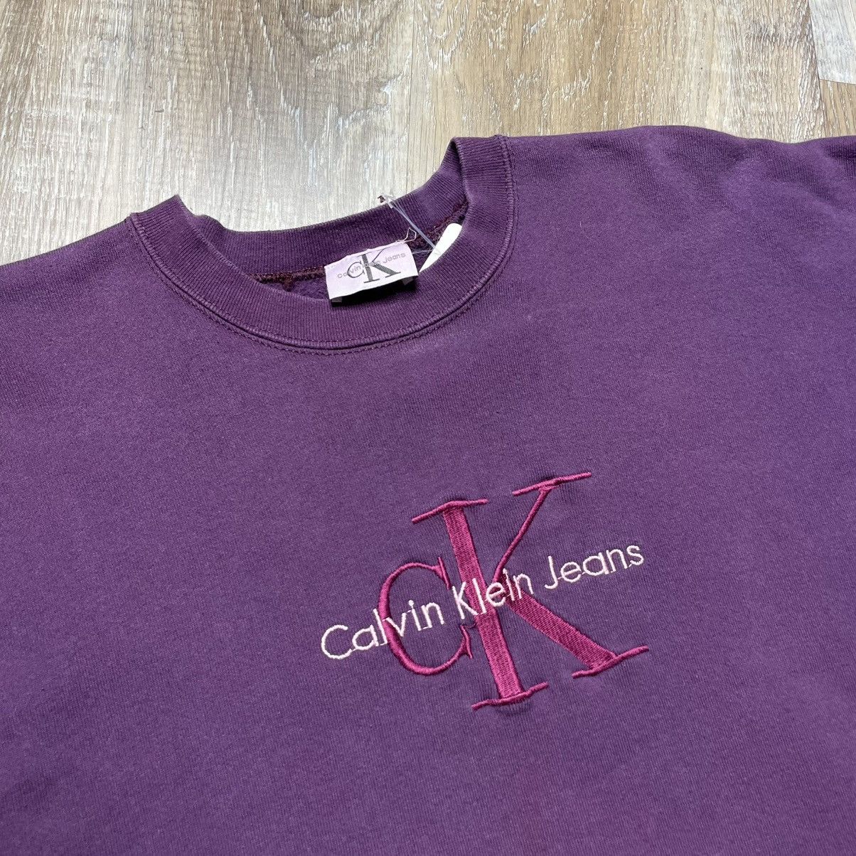 Vintage Vintage Calvin Klein Crewneck Sweatshirt Mens XL 90s Purple Size US XL / EU 56 / 4 - 2 Thumbnail