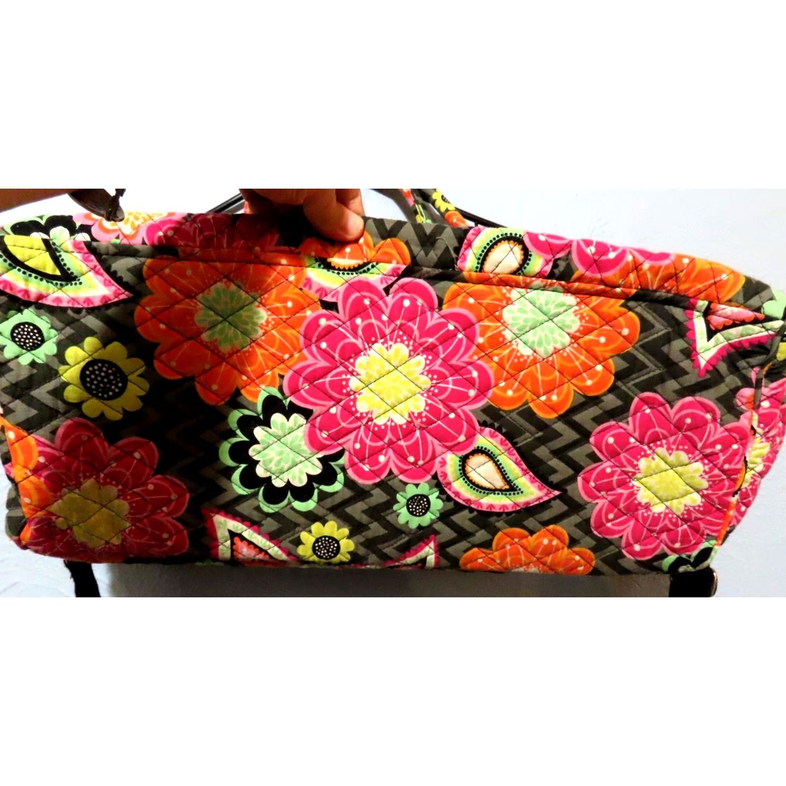 Vera Bradley Vera Bradley Grand Traveler Floral Weekendr Bag 14413-163 Hot Pink Interior, Multicolor Exterior, Duffle, Womens, XL, Zip, Travel, Casual, Business Size ONE SIZE - 3 Thumbnail