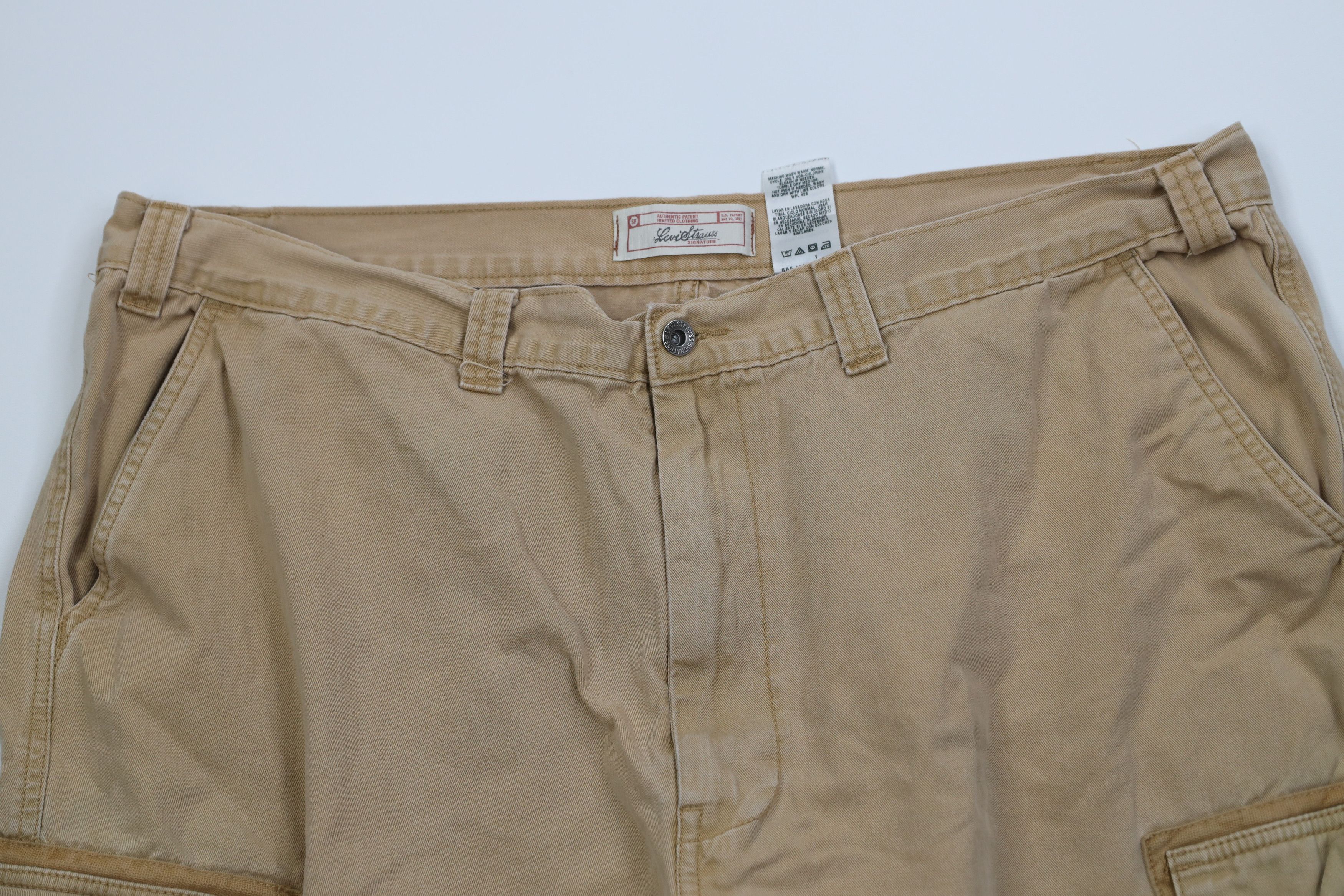 Levi's Vintage Y2K 2004 Levis Faded Baggy Cargo Shorts Brown Cotton Size US 44 / EU 60 - 2 Thumbnail