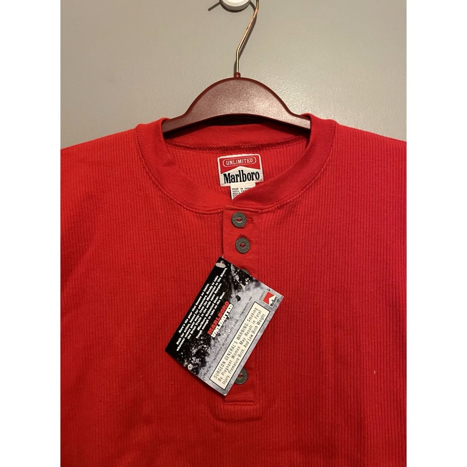 Marlboro VINTAGE Marlboro Shirt Henley Long Sleeve Red Adult L 90s Outdoor USA Mens Sleeve Length: Long Size US L / EU 52-54 / 3 - 2 Thumbnail